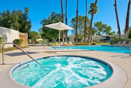 MidCentury Beauty | On golf course with a pool - Palm Springs, California