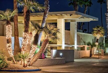 MidCentury Beauty | On golf course with a pool - Palm Springs, California