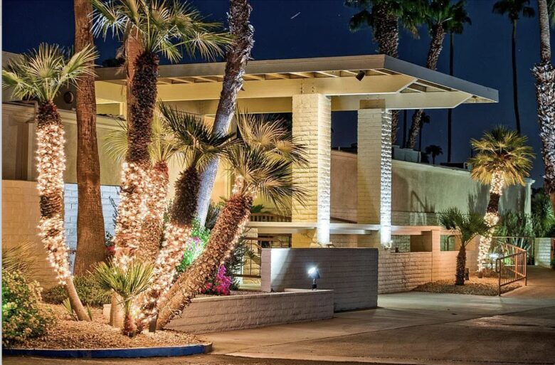 MidCentury Beauty | On golf course with a pool - Palm Springs, California