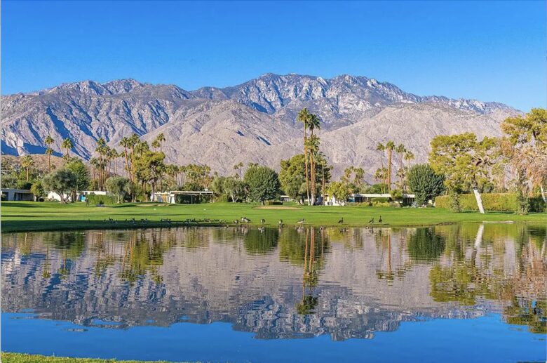 MidCentury Beauty | On golf course with a pool - Palm Springs, California