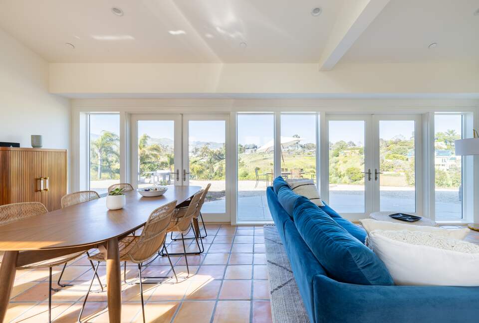 Mid Century Modern Beach House - Malibu, California