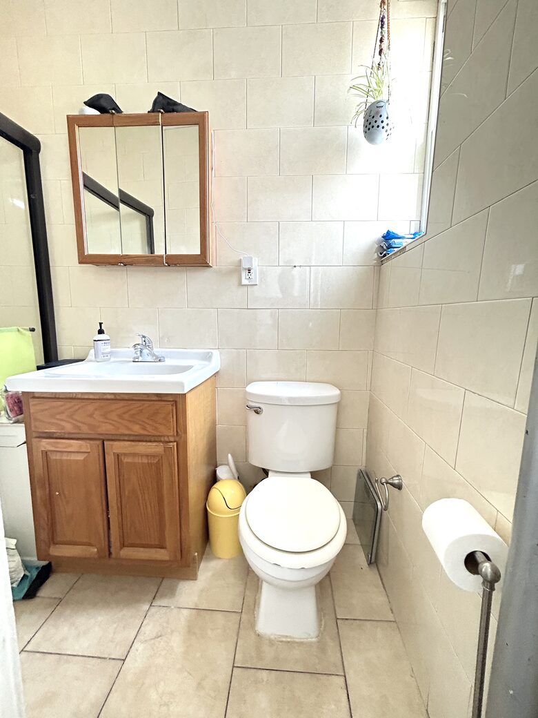 An Absolute Gem - In The Heart of Astoria NYC - Directly on 30th Ave - New York City, New York