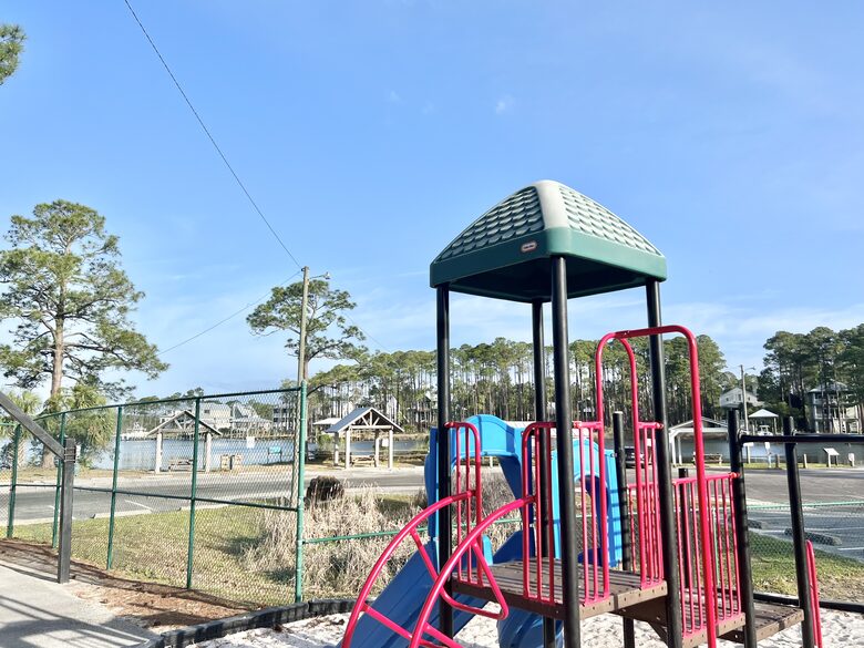 Santa Rosa Beach Waterfront Getaway - Santa Rosa Beach, Florida