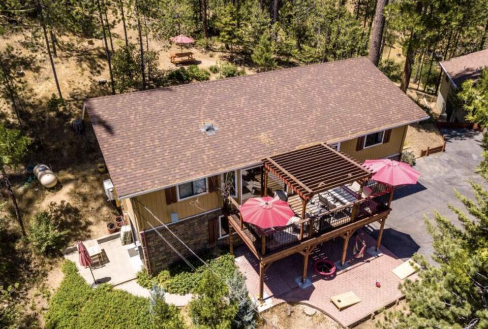 The Happy Place at Yosemite | Outdoor Adventurers Dream with Endless Amenities - Groveland, California