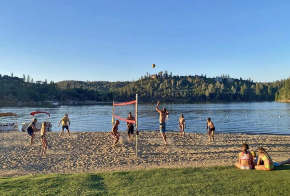 The Happy Place at Yosemite | Outdoor Adventurers Dream with Endless Amenities - Groveland, California