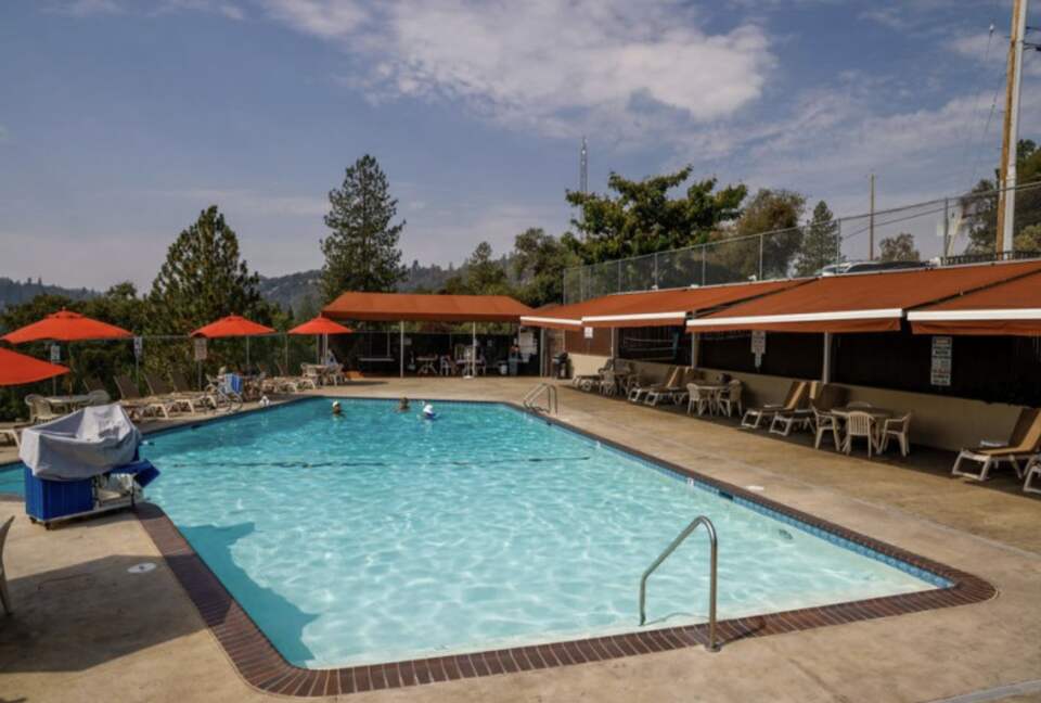 The Happy Place at Yosemite | Outdoor Adventurers Dream with Endless Amenities - Groveland, California