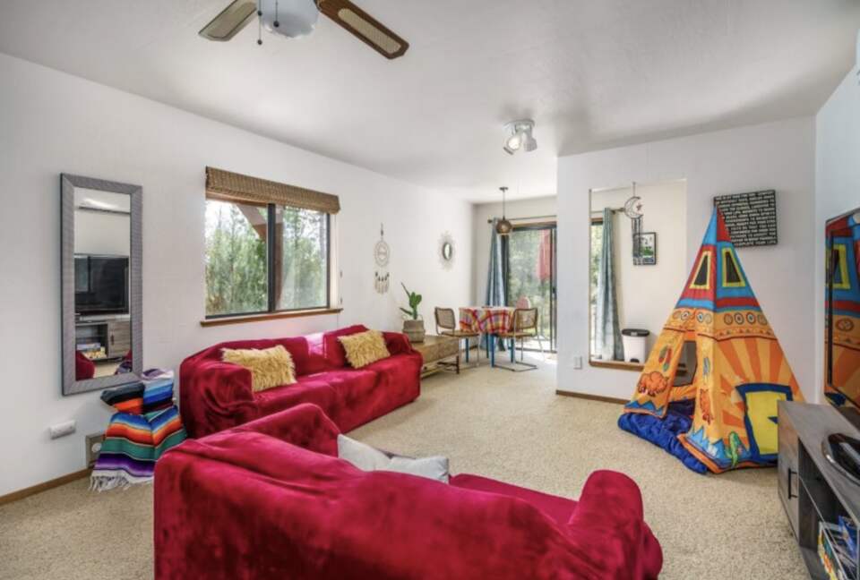 The Happy Place at Yosemite | Outdoor Adventurers Dream with Endless Amenities - Groveland, California