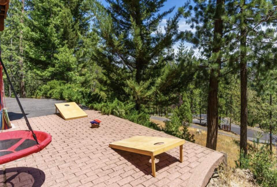 The Happy Place at Yosemite | Outdoor Adventurers Dream with Endless Amenities - Groveland, California