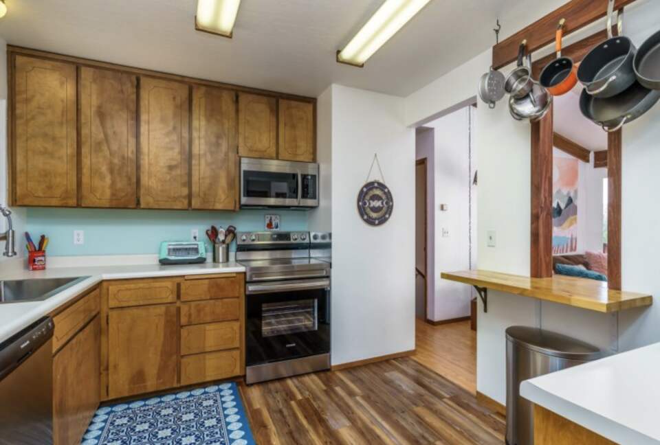 The Happy Place at Yosemite | Outdoor Adventurers Dream with Endless Amenities - Groveland, California