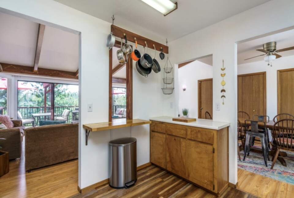 The Happy Place at Yosemite | Outdoor Adventurers Dream with Endless Amenities - Groveland, California