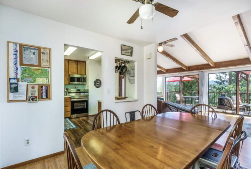 The Happy Place at Yosemite | Outdoor Adventurers Dream with Endless Amenities - Groveland, California