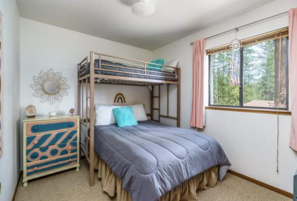 The Happy Place at Yosemite | Outdoor Adventurers Dream with Endless Amenities - Groveland, California