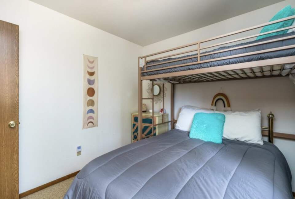 The Happy Place at Yosemite | Outdoor Adventurers Dream with Endless Amenities - Groveland, California