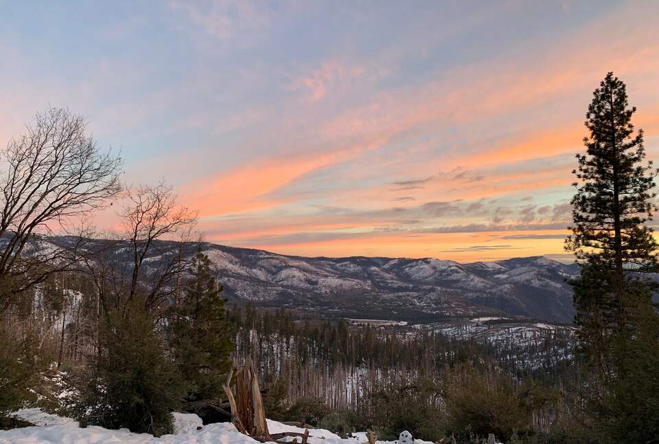 The Happy Place at Yosemite | Outdoor Adventurers Dream with Endless Amenities - Groveland, California