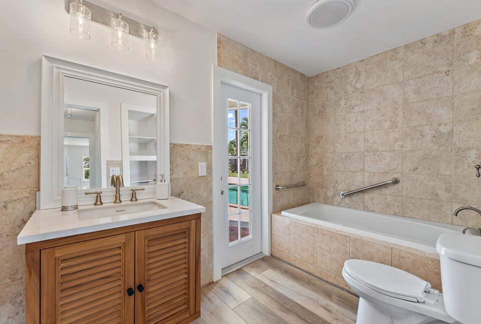 Jupiter Pool House | Minutes to best beaches and golf - Jupiter, Florida