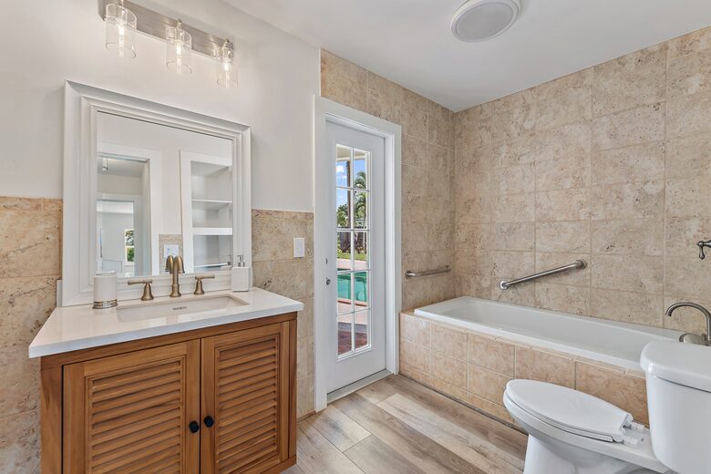 Jupiter Pool House | Minutes to best beaches and golf - Jupiter, Florida