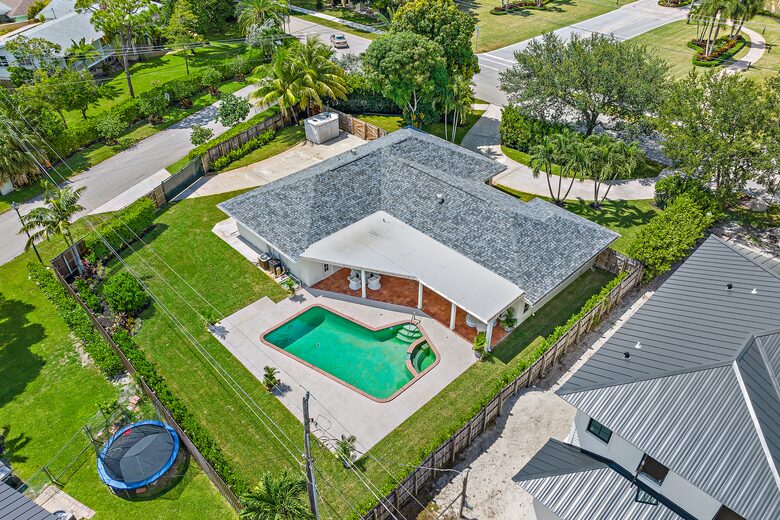 Jupiter Pool House | Minutes to best beaches and golf - Jupiter, Florida