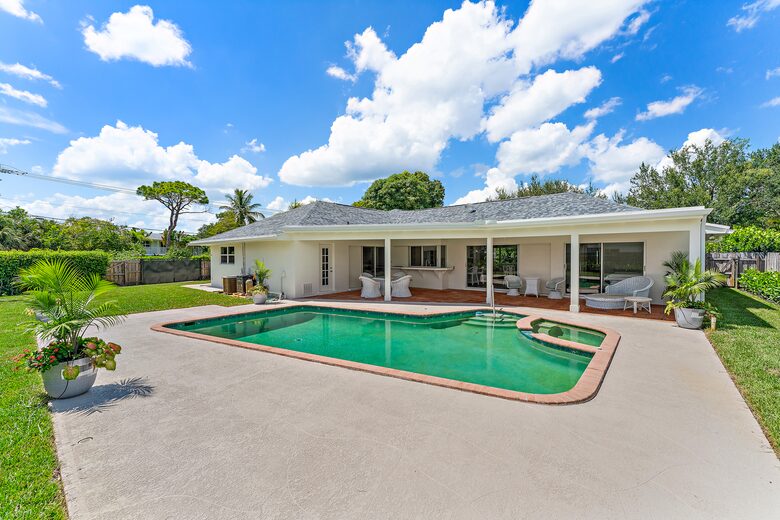 Jupiter Pool House | Minutes to best beaches and golf - Jupiter, Florida