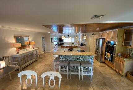 Amazing Jupiter Tropical Pool House - Jupiter, Florida