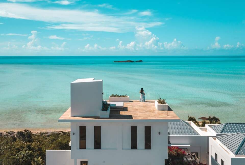 Modern Beachfront 2bd/2.5bth | With Rooftop Terrace and Pool - Providenciales, Turks and Caicos Islands