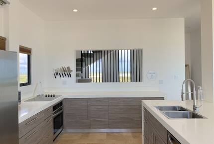 Modern Beachfront 2bd/2.5bth | With Rooftop Terrace and Pool - Providenciales, Turks and Caicos Islands