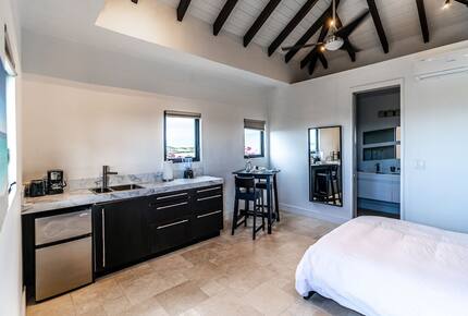 Modern Beachfront 2brdm/2bath | With pool & incredible view! - Providenciales, Turks and Caicos Islands