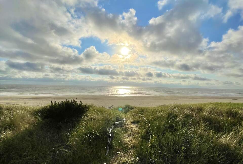 Backyard-pathway to the beach