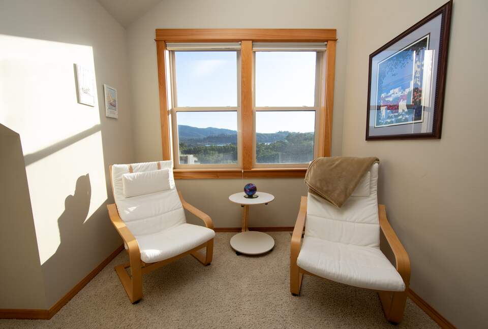 Sitting area in 3rd bedroom