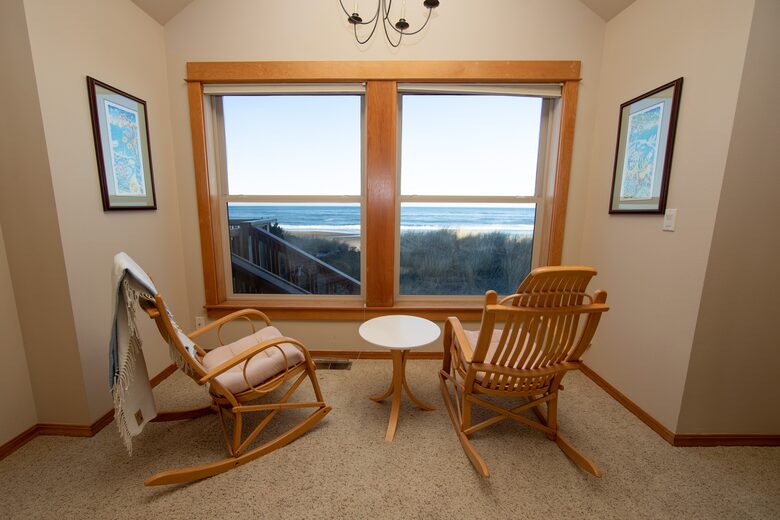 Master bedroom sitting area