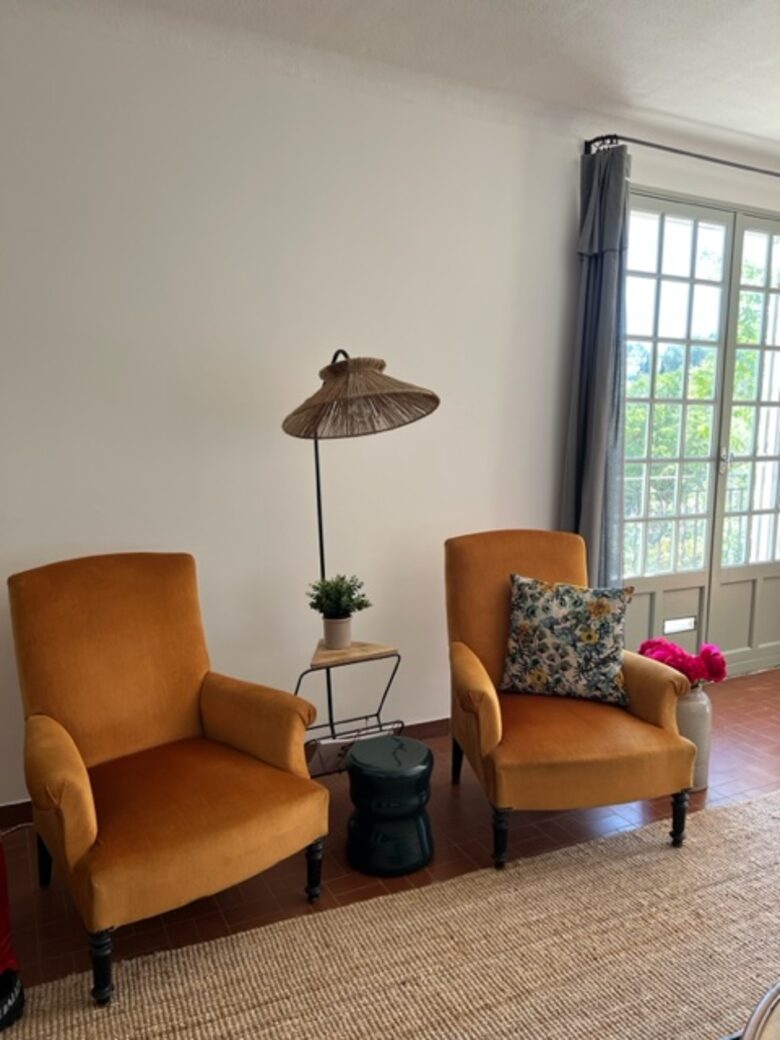 La Vigie French Countryside Cottage with a Pool - Apt, France