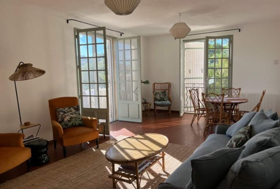 La Vigie French Countryside Cottage with a Pool - Apt, France