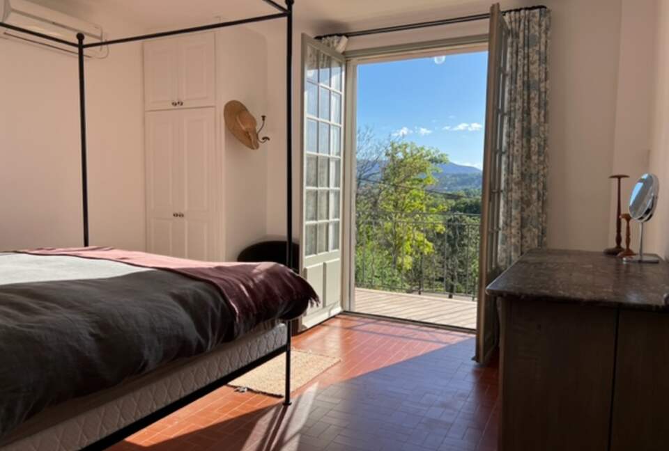 La Vigie French Countryside Cottage with a Pool - Apt, France