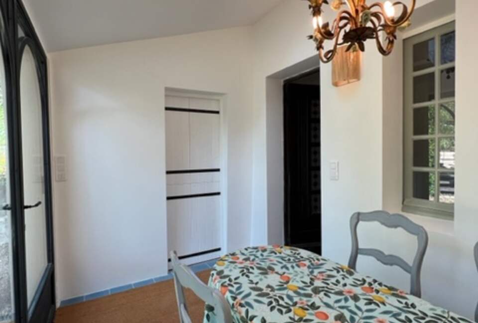 La Vigie French Countryside Cottage with a Pool - Apt, France