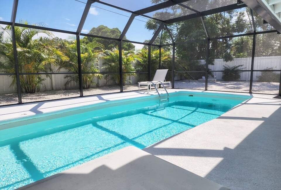 Sarasota Pool House - Heated Pool - EV Charger - Close to Beaches! - Sarasota, Florida