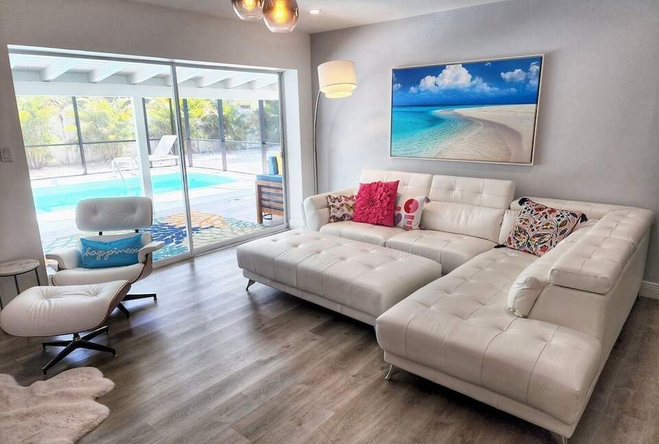 Sarasota Pool House - Heated Pool - EV Charger - Close to Beaches! - Sarasota, Florida