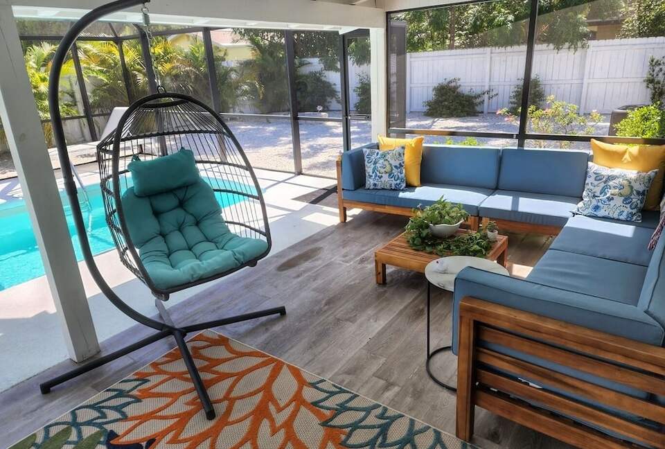 Sarasota Pool House - Heated Pool - EV Charger - Close to Beaches! - Sarasota, Florida