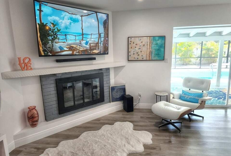 Sarasota Pool House - Heated Pool - EV Charger - Close to Beaches! - Sarasota, Florida