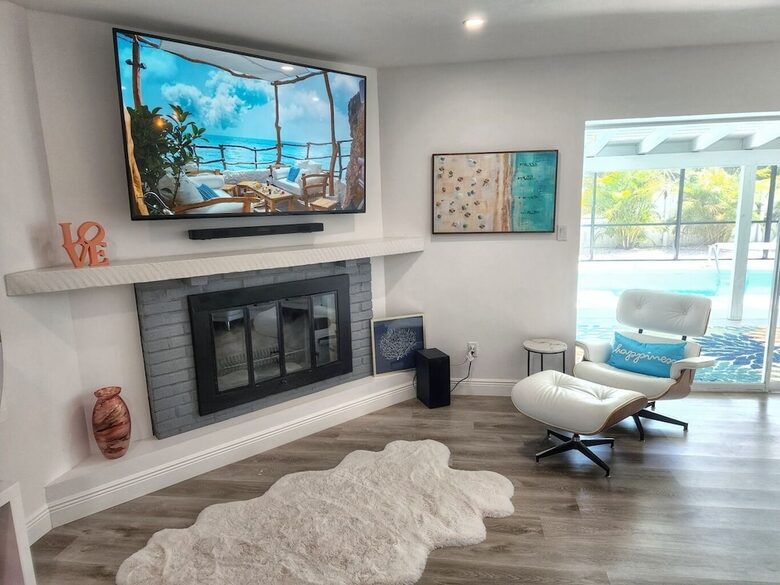 Sarasota Pool House - Heated Pool - EV Charger - Close to Beaches! - Sarasota, Florida