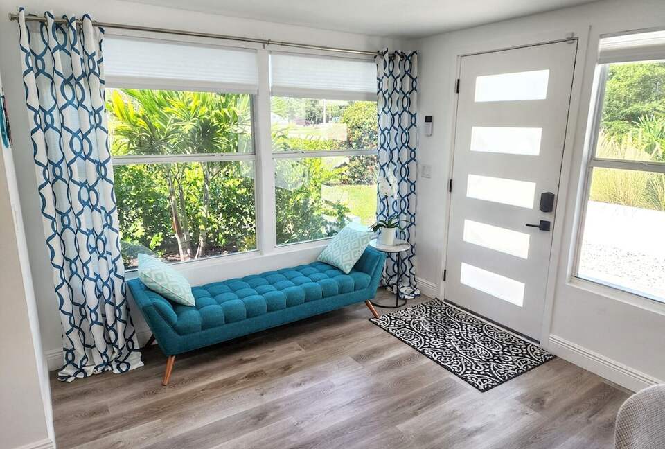 Sarasota Pool House - Heated Pool - EV Charger - Close to Beaches! - Sarasota, Florida
