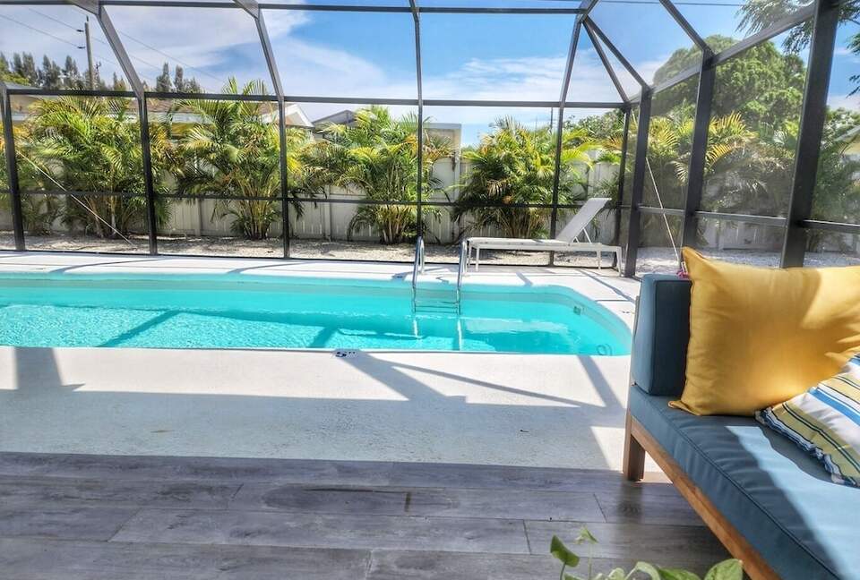 Sarasota Pool House - Heated Pool - EV Charger - Close to Beaches! - Sarasota, Florida