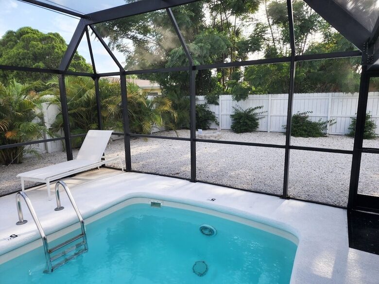 Sarasota Pool House - Heated Pool - EV Charger - Close to Beaches! - Sarasota, Florida
