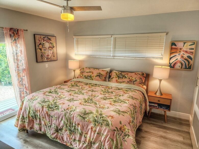 Sarasota Pool House - Heated Pool - EV Charger - Close to Beaches! - Sarasota, Florida