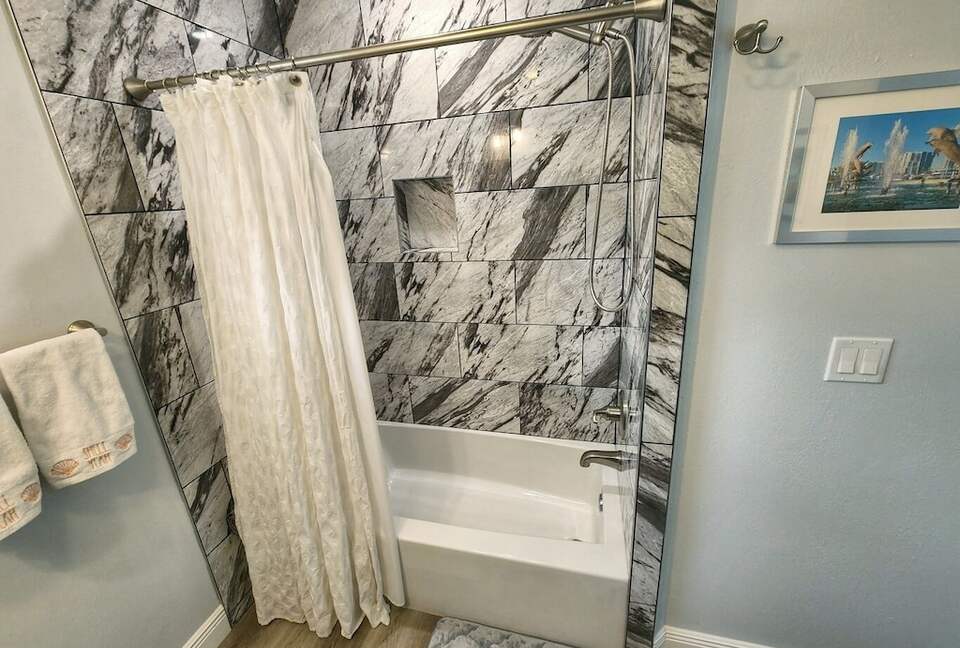 Sarasota Pool House - Heated Pool - EV Charger - Close to Beaches! - Sarasota, Florida