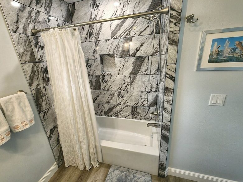 Sarasota Pool House - Heated Pool - EV Charger - Close to Beaches! - Sarasota, Florida