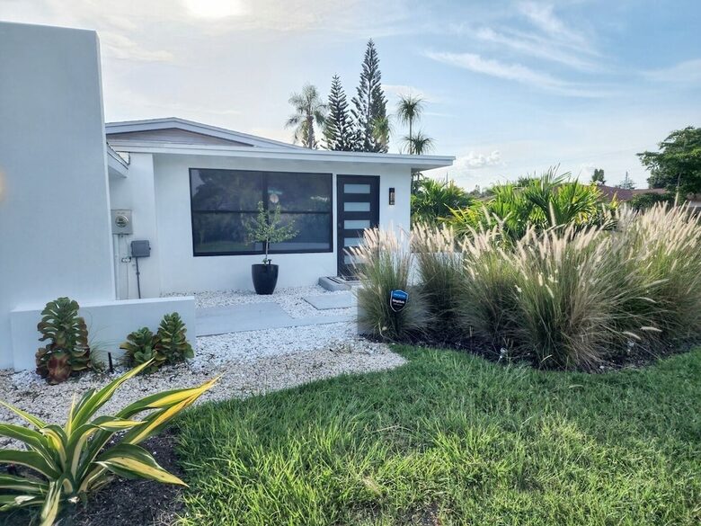 Sarasota Pool House - Heated Pool - EV Charger - Close to Beaches! - Sarasota, Florida