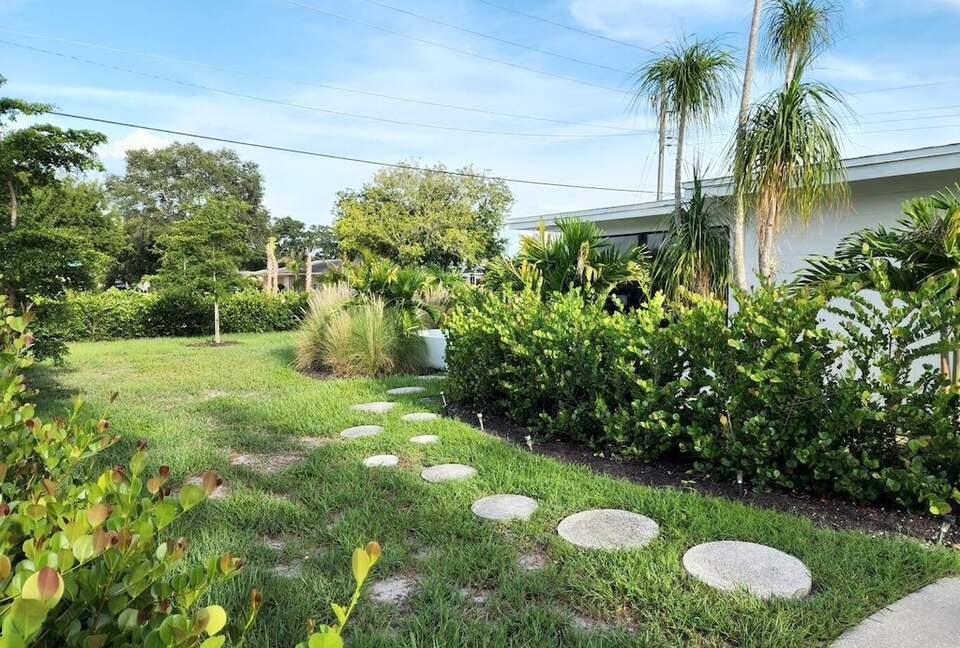 Sarasota Pool House - Heated Pool - EV Charger - Close to Beaches! - Sarasota, Florida