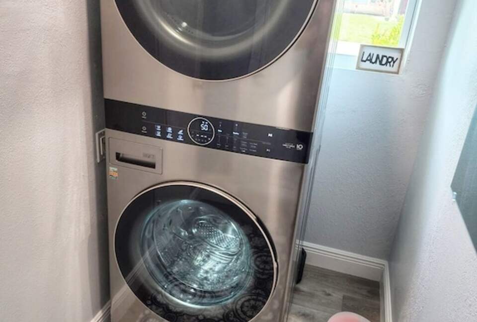 Sarasota Pool House - Heated Pool - EV Charger - Close to Beaches! - Sarasota, Florida