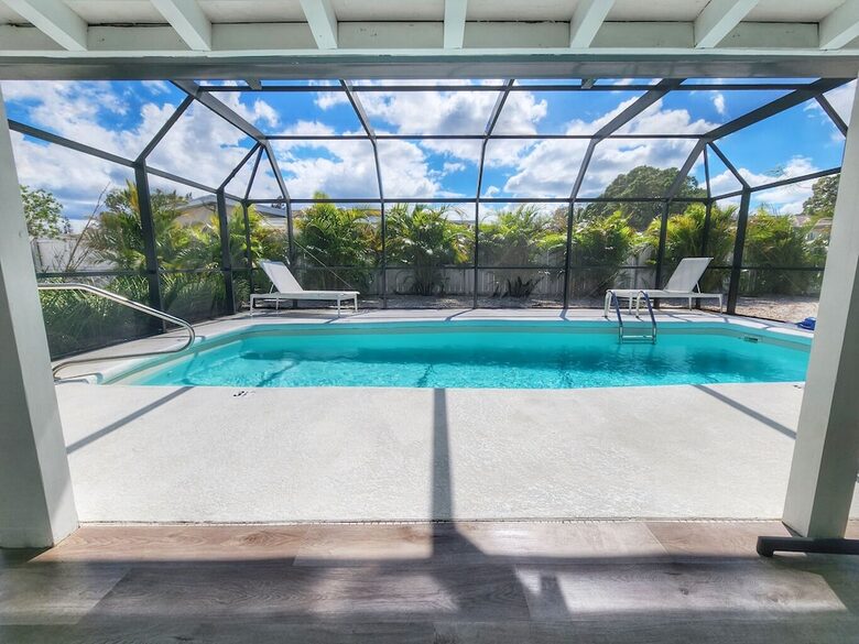 Sarasota Pool House - Heated Pool - EV Charger - Close to Beaches! - Sarasota, Florida