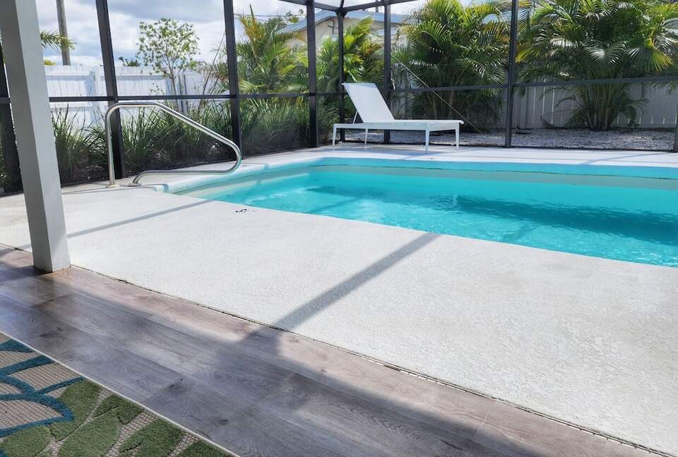 Sarasota Pool House - Heated Pool - EV Charger - Close to Beaches! - Sarasota, Florida