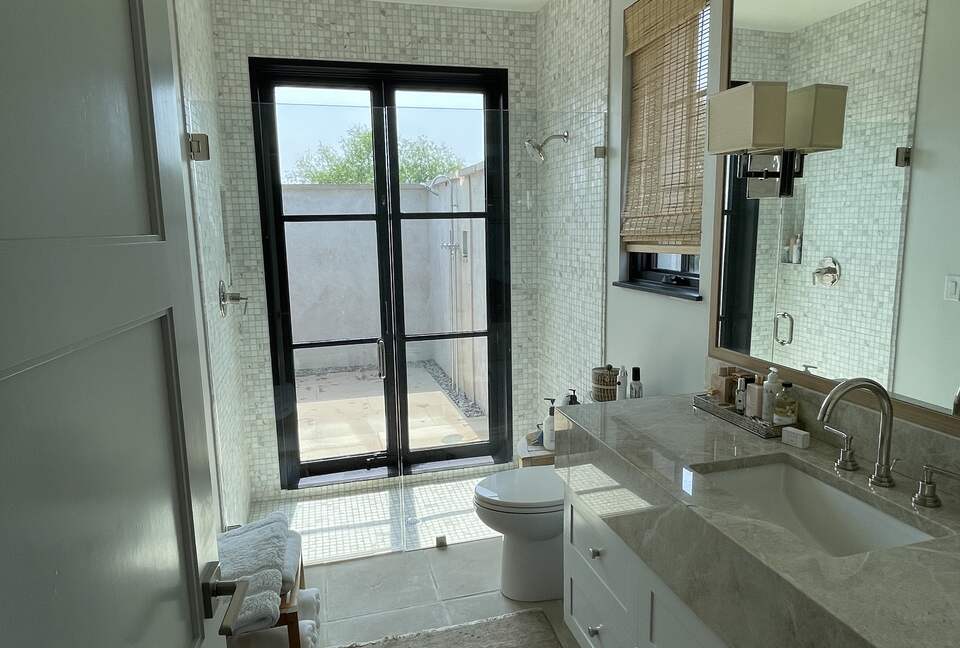 Ranch Road Hill Country Luxury Retreat on 300 Plus Private Acres! - Mason, Texas